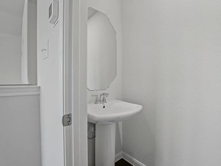 3911 Nature Ct — Photo 25