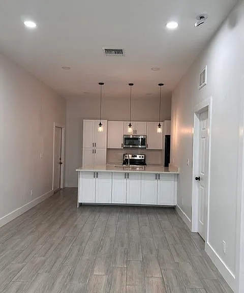 651 NE 60th Ave — Photo 4