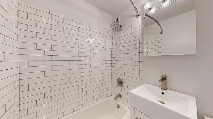 Rented by Bond New York | media 17