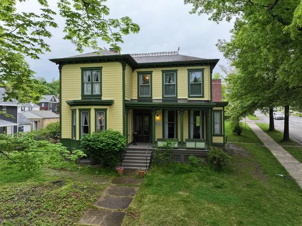 700 4th St, Oakmont, PA 15139