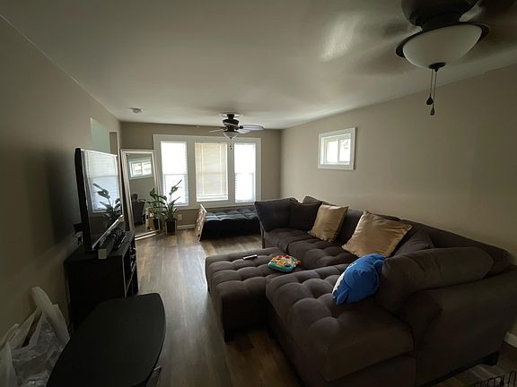 5th image of 2210 Woodlawn Ave #1