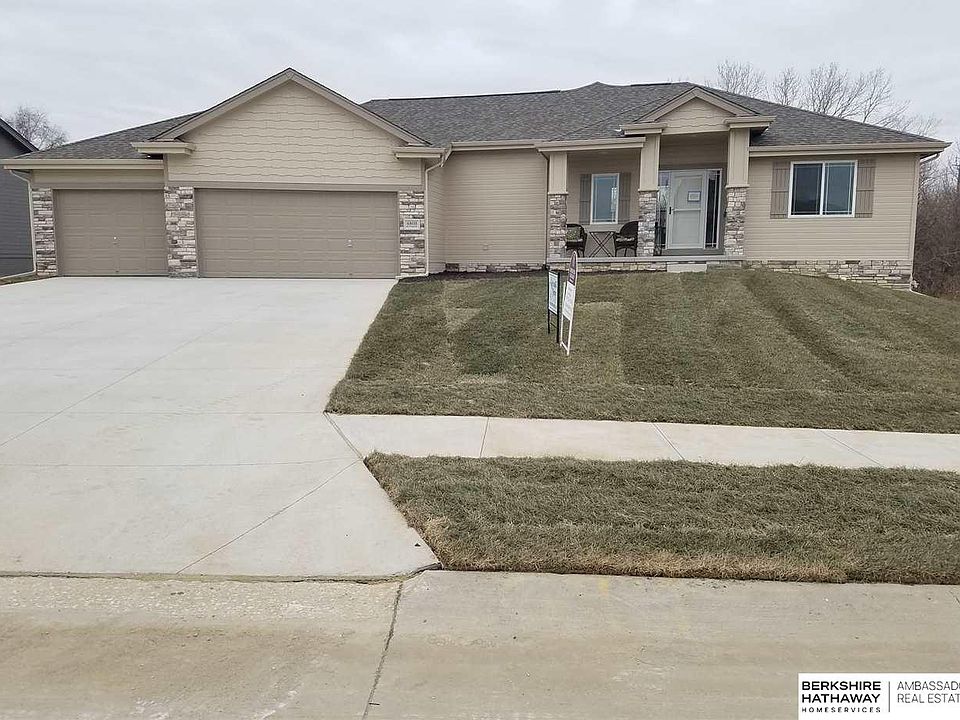 1st image of 4808 Birchwood Dr