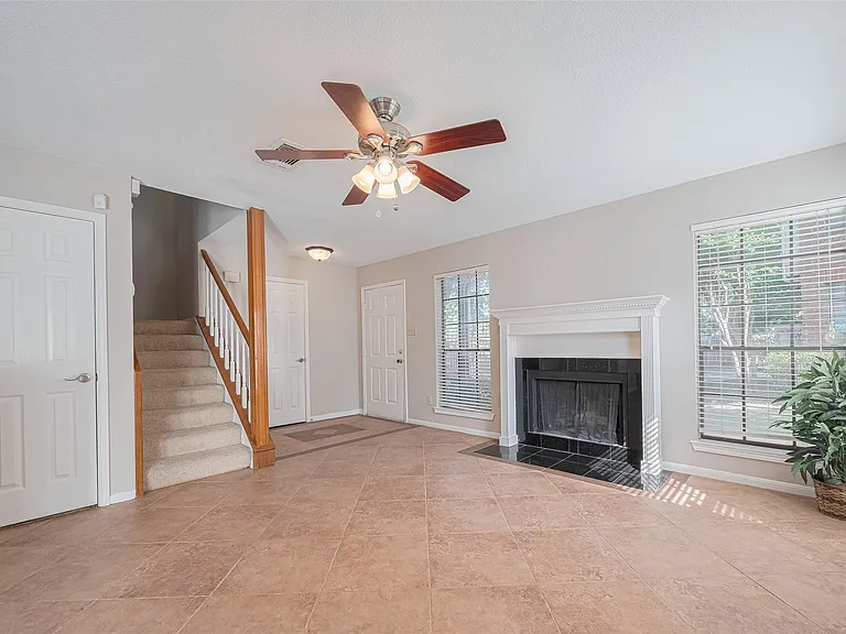 2211 S Kirkwood Rd #19 — Photo 8
