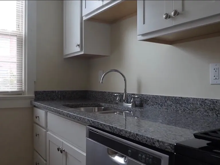 206 S Mathilda St — Photo 2