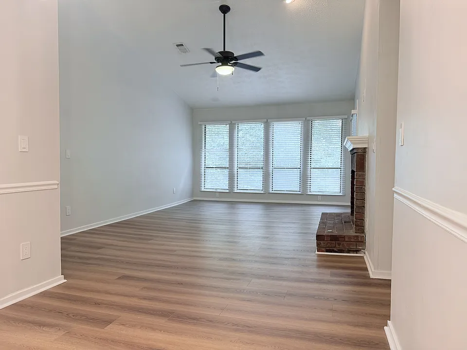 511 Warm Springs Cir