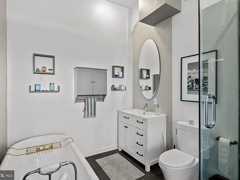 2200 Arch St #28-804 — Photo 15