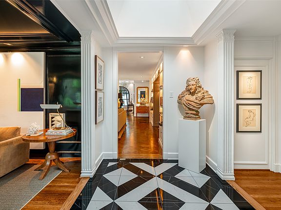 3rd image of 3838 N Versailles Ave