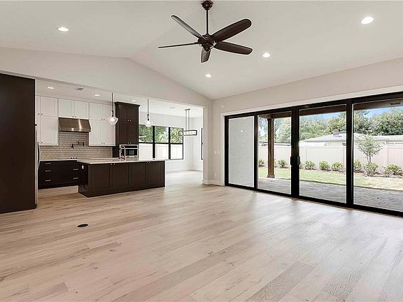 5th image of 735 Mayfair Cir