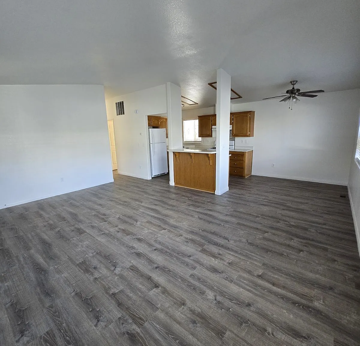 3 bed, 1248 sqft, $2,895 — Photo 4