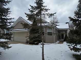 10236 Crystal Springs Dr, North Royalton, OH 44133