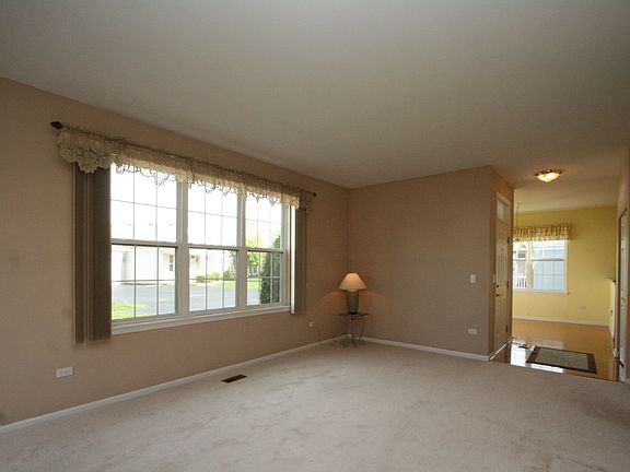 4th image of 16433 Crescent Lake Dr