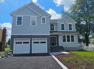 2 Arlington Pl, Piscataway, NJ 08854
