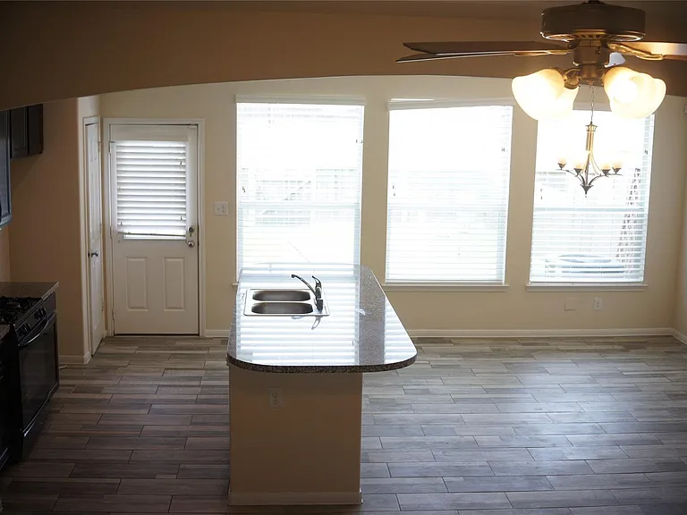 1619 Grable Cove Ln — Photo 11