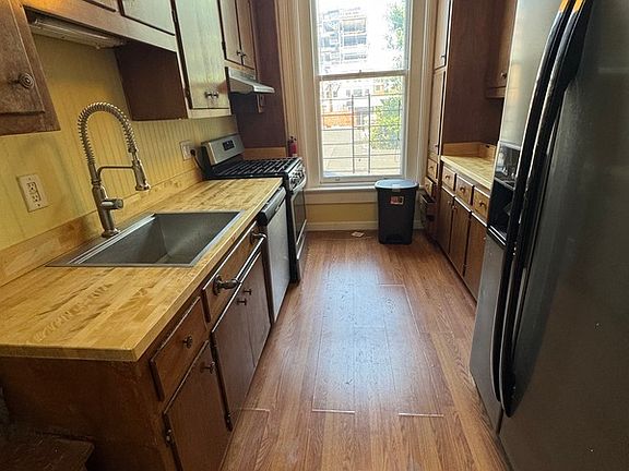 5th image of 500 W Franklin St Unit 6