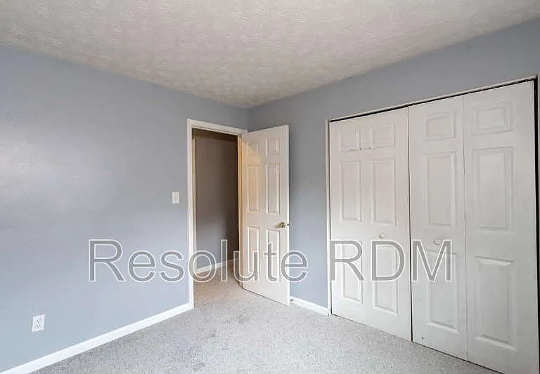 3826 Ireland Dr — Photo 20
