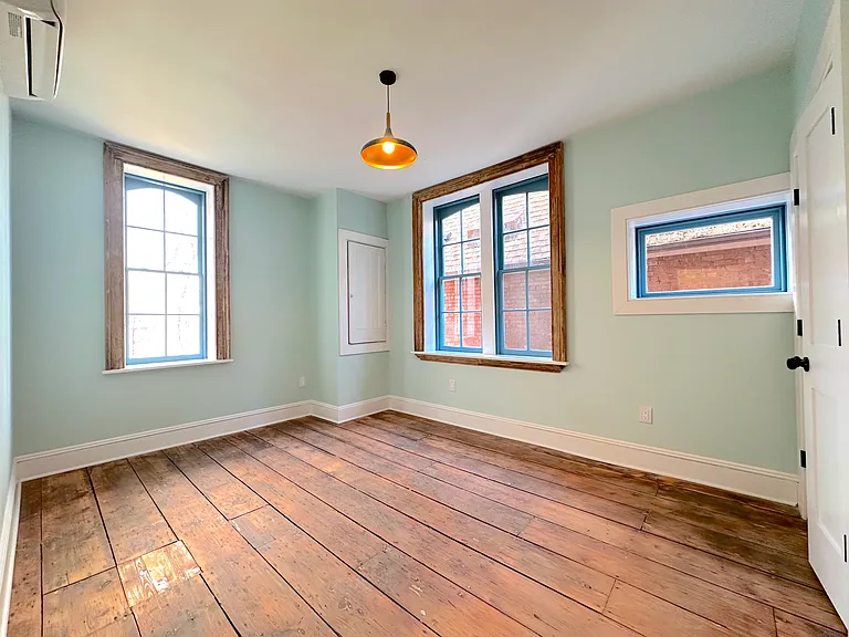 152 3rd St #3 — Photo 3