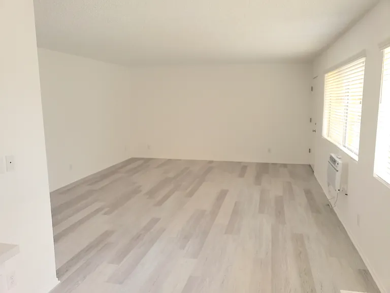12333 Texas Ave — Photo 12