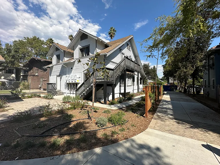 1075 N Los Robles Ave #101 — Photo 1