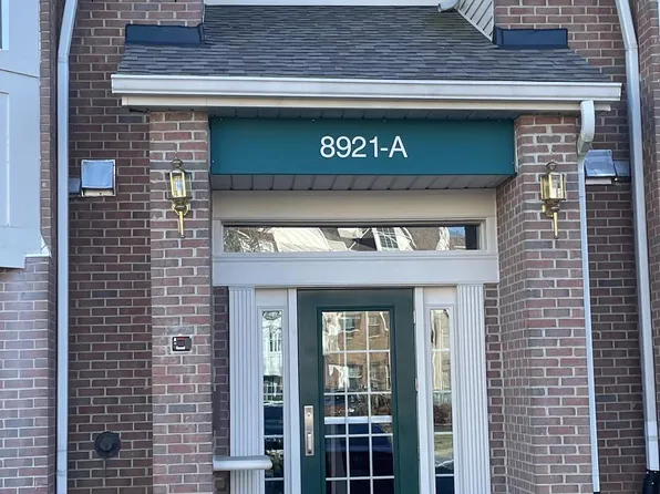 8921 Town Center Cir #A-102, Upper Marlboro, MD 20774