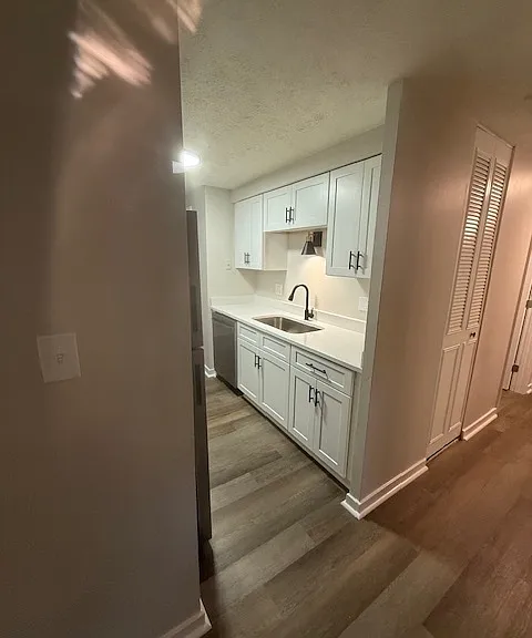 104 N Meade Dr — Photo 4