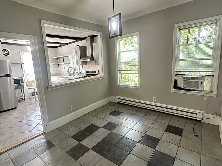 202 3rd St #3 — Photo 4