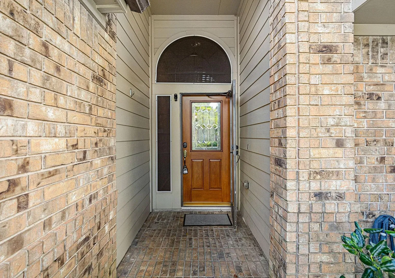 17219 Crown Meadow Ct- Ask about our No Cash Security Deposit Option — Photo 2