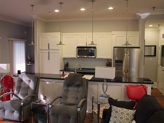 3rd image of 716 W Beach Blvd