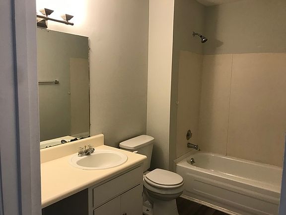 5th image of 302 Dunlap Ave
