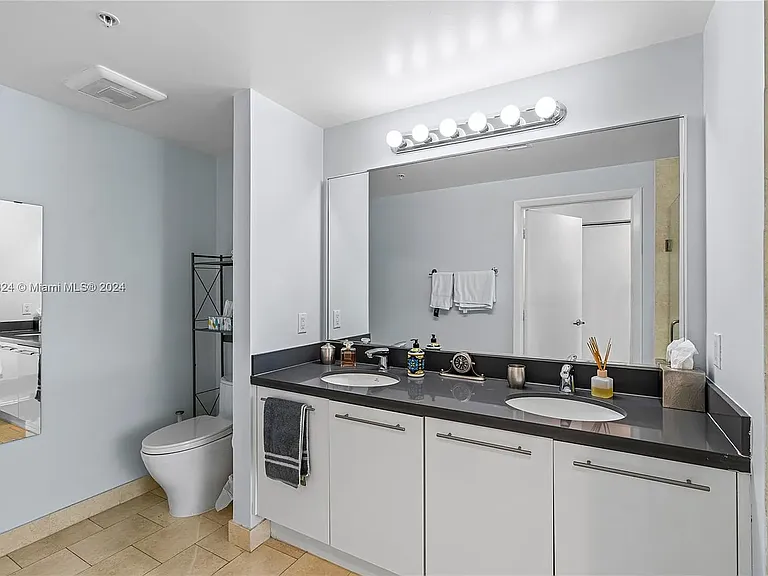 90 SW 3rd St #3501 — Photo 30