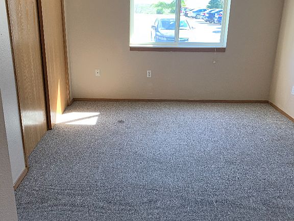 5th image of 523-527 Lilac Ln #15