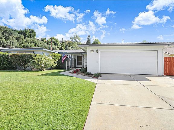 2nd image of 1120 N Old Mill Rd