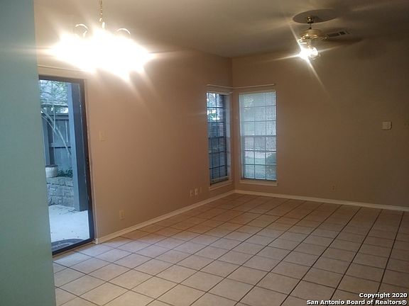 4th image of 31 Chapel Hill Cir