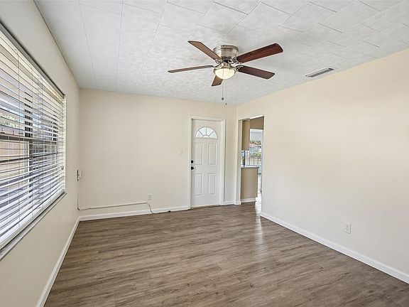 3rd image of 1111 E OKALOOSA AVENUE