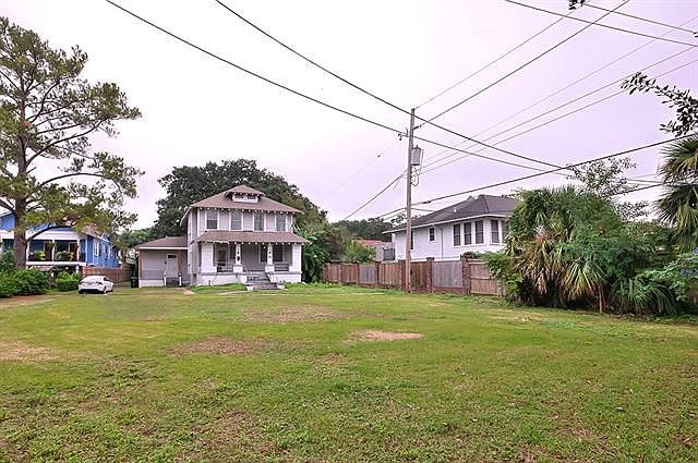 1st image of 99 Fontainebleau Dr