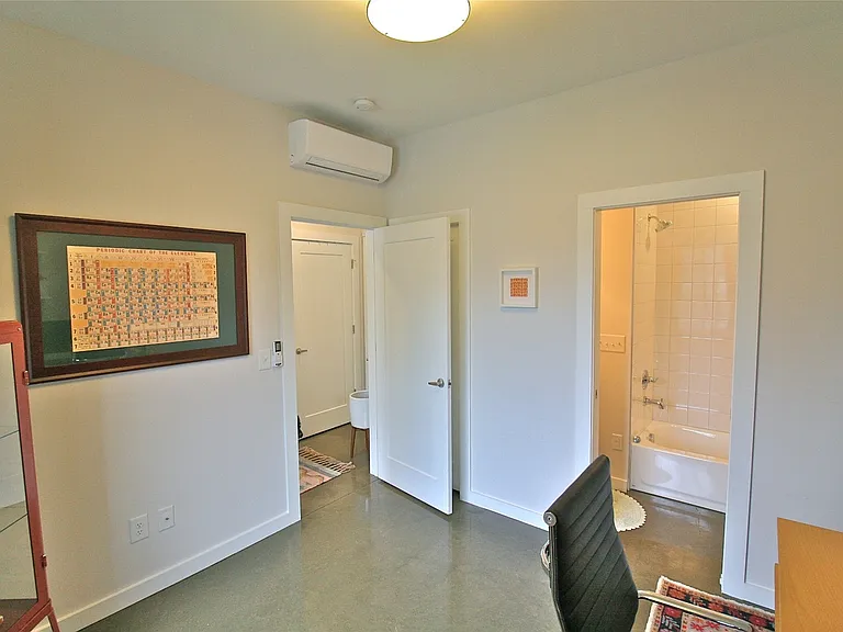 1029 Chester Ave — Photo 26