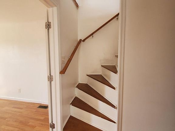 2nd image of 1209 Leiper St