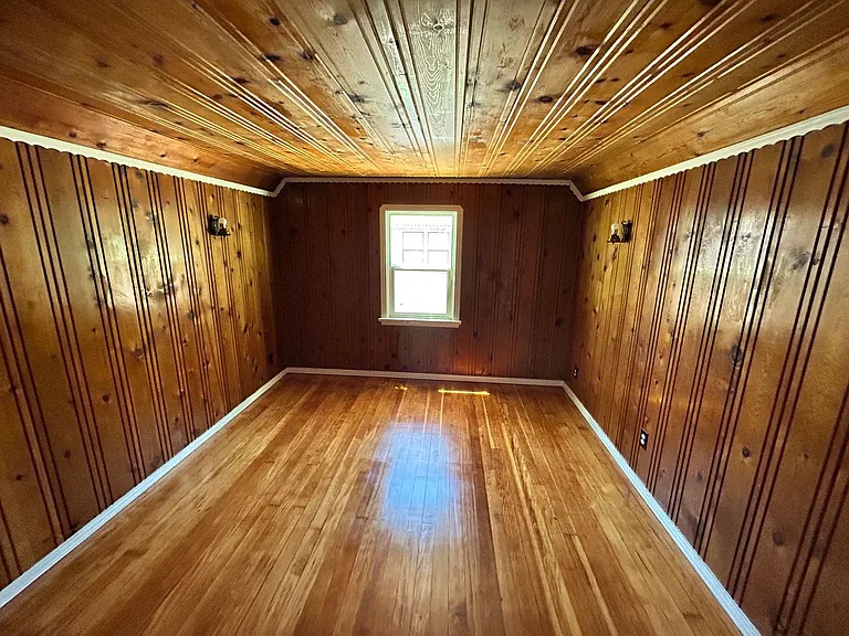 225 Sunset Blvd — Photo 28