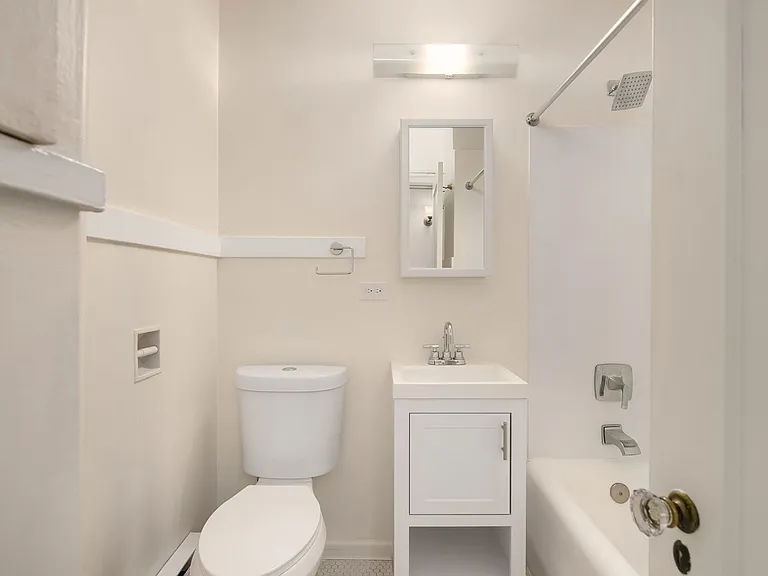 The Windermere Apartments — Photo 27