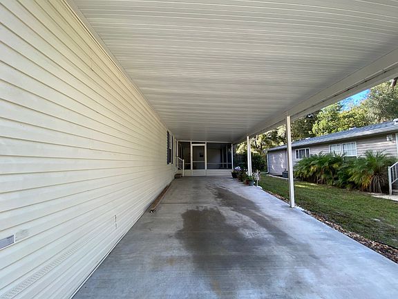 3rd image of 514 Royal Poinciana Ave