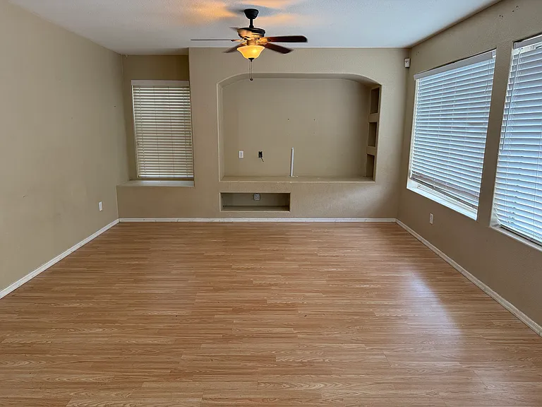 3527 E Bruce Ave — Photo 3