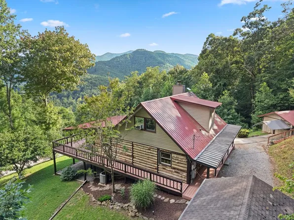 614 Waterfall Dr, Franklin, NC 28734