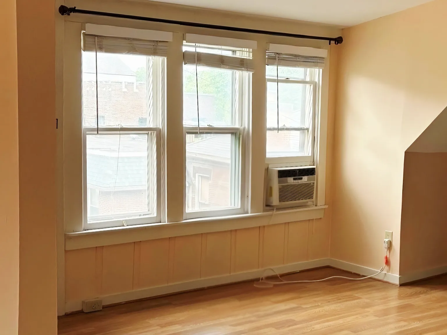 1 bed, 950 sqft, $1,200 — Photo 3
