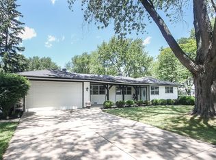 3401 Sigwalt St, Rolling Meadows, IL 60008