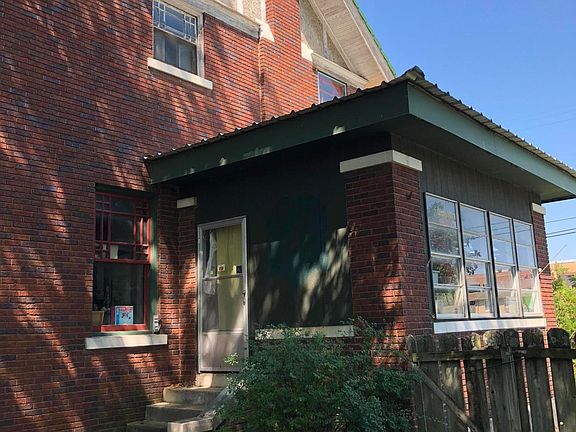 5th image of 476 E Boswell St