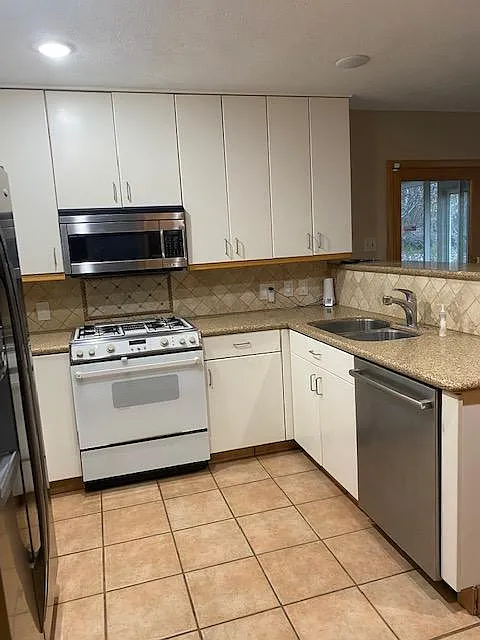 3 bed, 1638 sqft, $1,750 — Photo 4