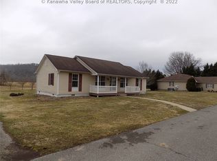 3 Coralburst Ln, Lesage, WV 25537