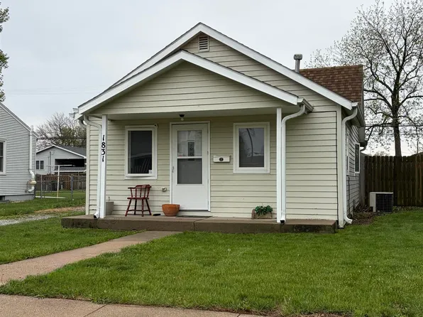 1831 Bateman St, Hastings, NE 68901