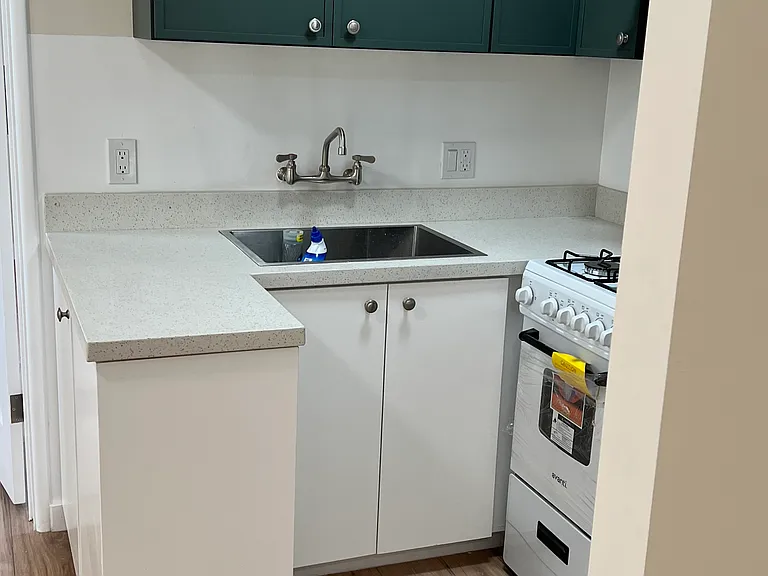 1711 W Alameda Ave #C — Photo 7