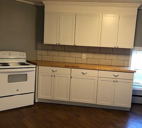 3rd image of 457 Lake Ave #B
