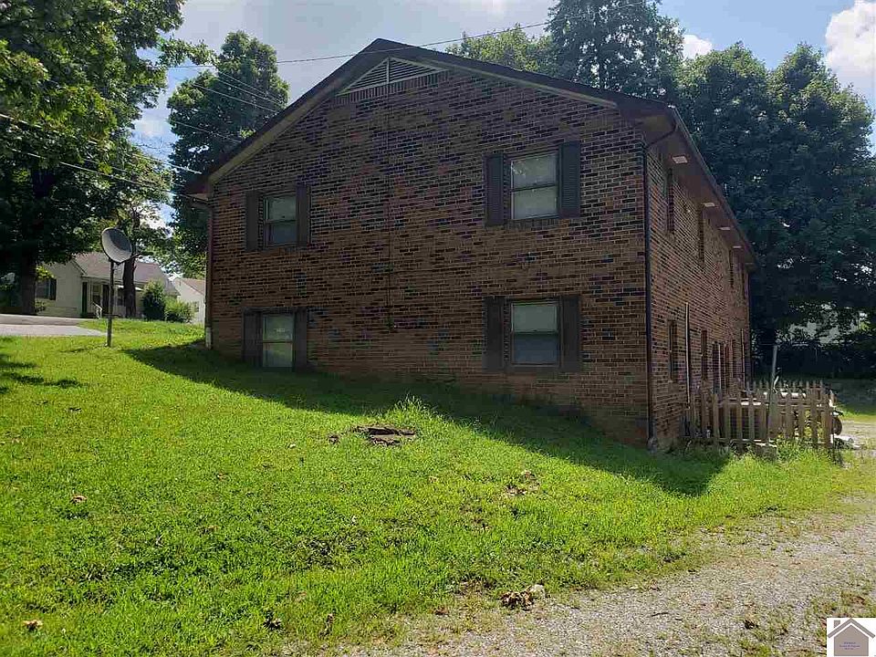 2nd image of 453 College Ave
